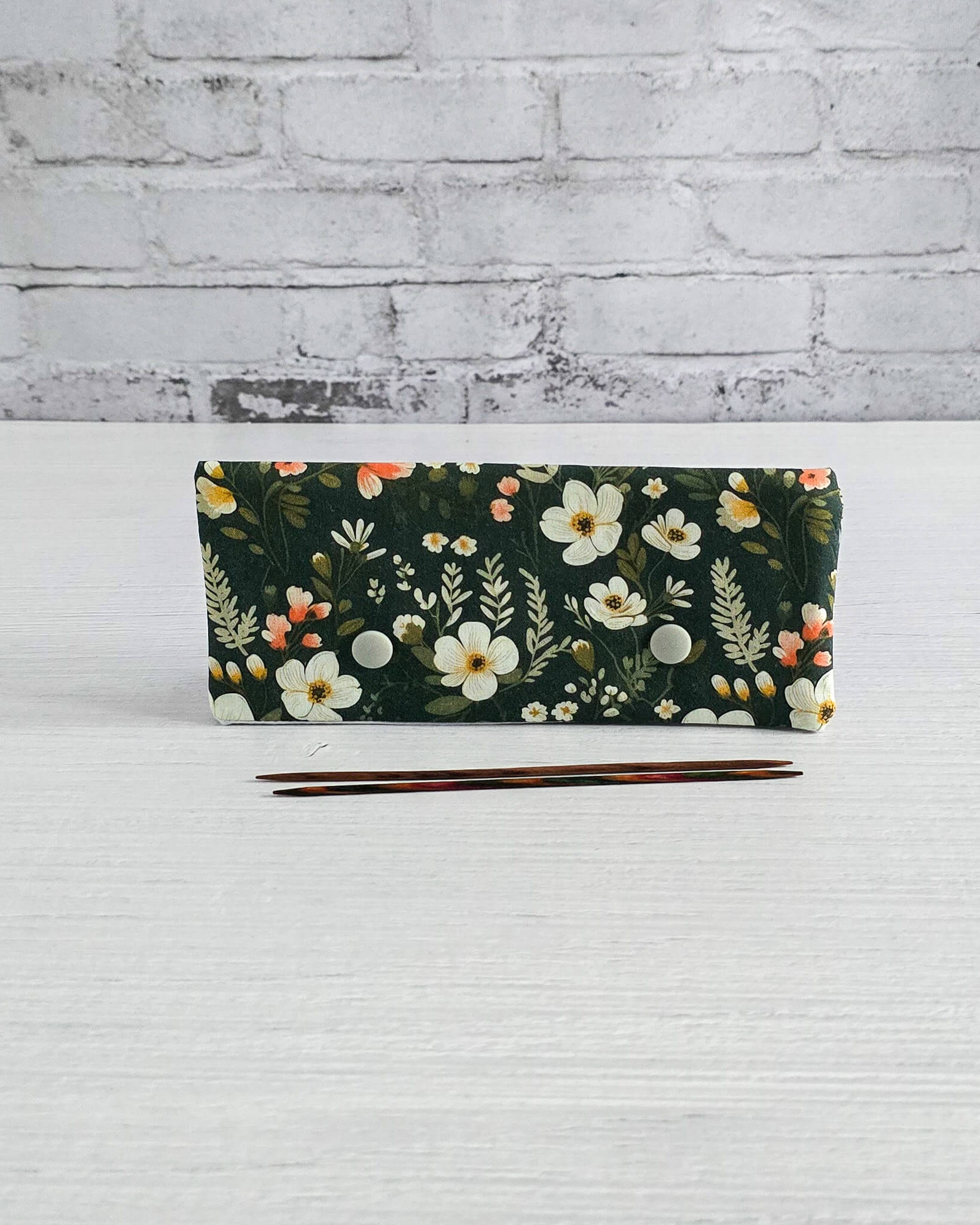 Nadelgarage 15 cm Mossy Blooms, handgenäht in Bayern von Nadelmikado