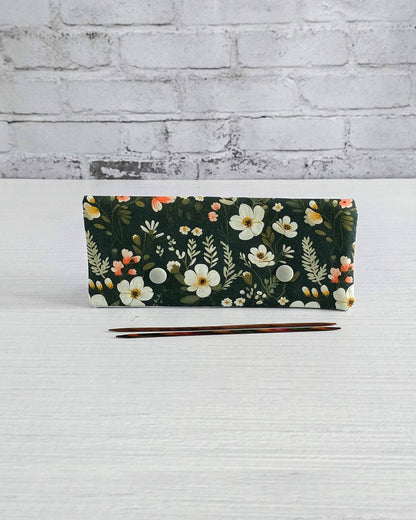 Nadelgarage 15 cm Mossy Blooms, handgenäht in Bayern von Nadelmikado