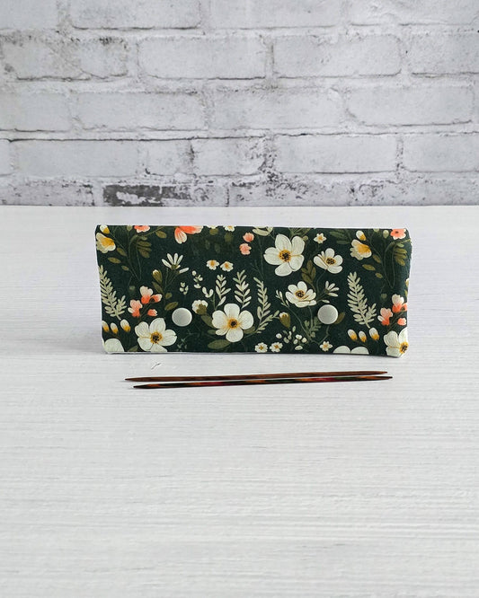 Nadelgarage 15 cm Mossy Blooms, handgenäht in Bayern von Nadelmikado