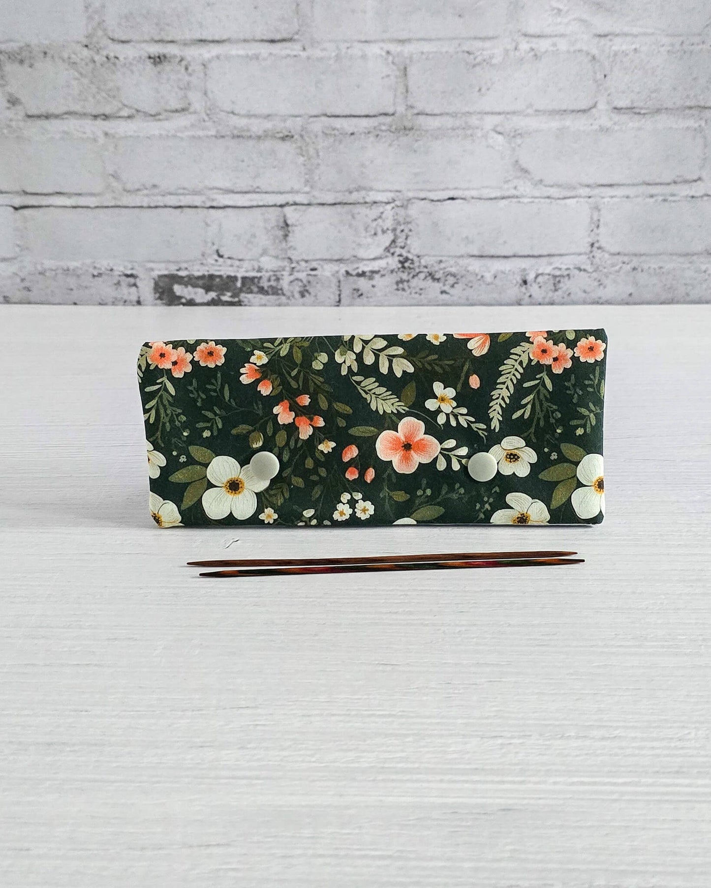 Nadelgarage 15 cm Mossy Blooms, handgenäht in Bayern von Nadelmikado