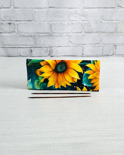 Nadelgarage 15 cm mit Sonnenblumenmotiv aus Baumwolle, handgenäht in Bayern von Nadelmikado