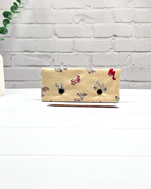 Nadelgarage 15 cm mit Schuhmotiv handgenäht in Bayern von Nadelmikado