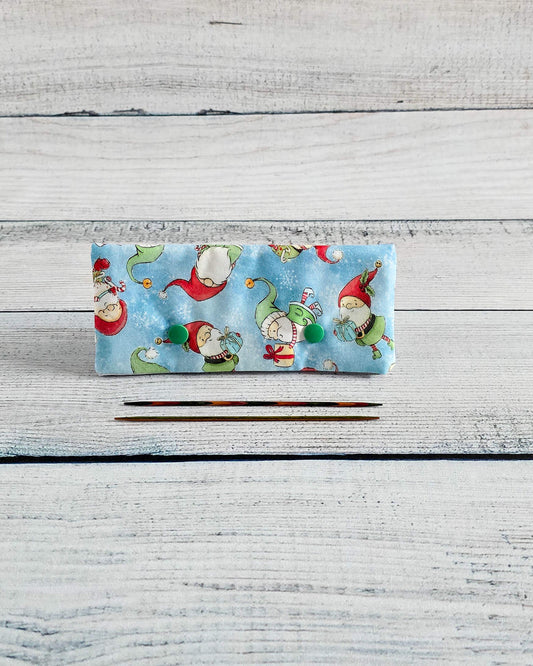 Nadelgarage 15 cm Wichtel hellblau handgenäht in Bayern von Nadelmikado