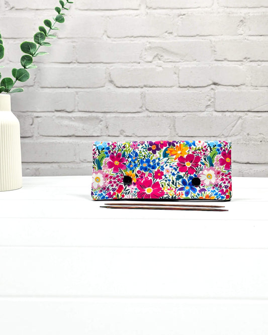 Nadelgarage 15 cm buntes Blumenmuster handgenäht in Bayern von Nadelmikado