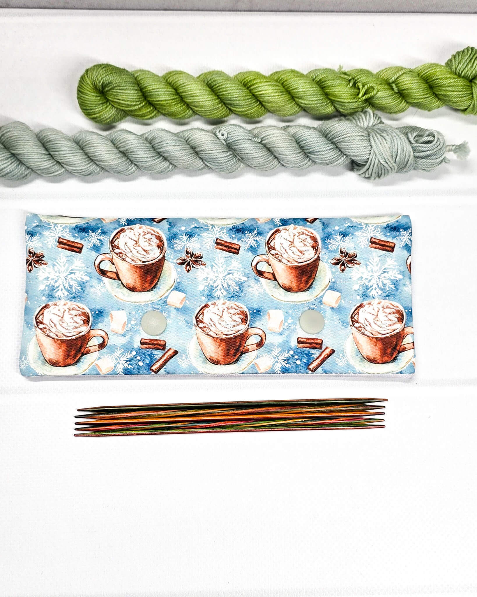 Nadelgarage 15 cm Winter Cocoa Kakao Motiv - handgenäht in Bayern von Nadelmikado