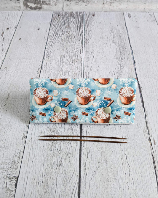 Nadelgarage 15 cm Winter Cocoa Kakao Motiv - handgenäht in Bayern von Nadelmikado