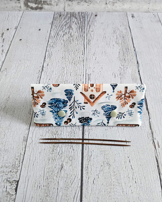 Nadelgarage 15 cm Winter Village mit Häusermotiv - handgenäht in Bayern von Nadelmikado