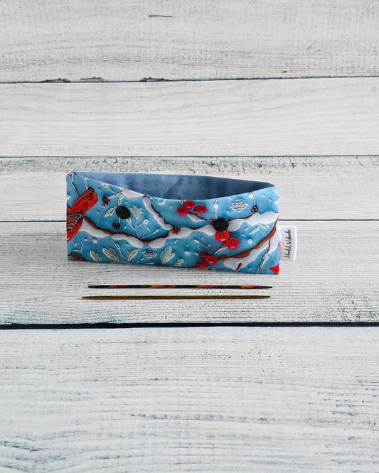 Nadelgarage 15 cm mit Wintervogel und roten Beeren - handgenäht in Bayern von Nadelmikado