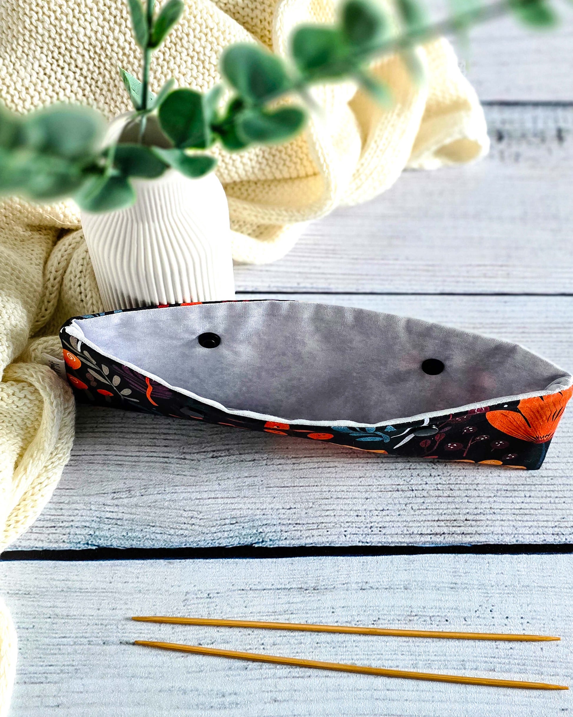 Nadelgarage 20 cm Autumn Glow – herbstliches Design mit Blättern, handmade in Bayern von Nadelmikado