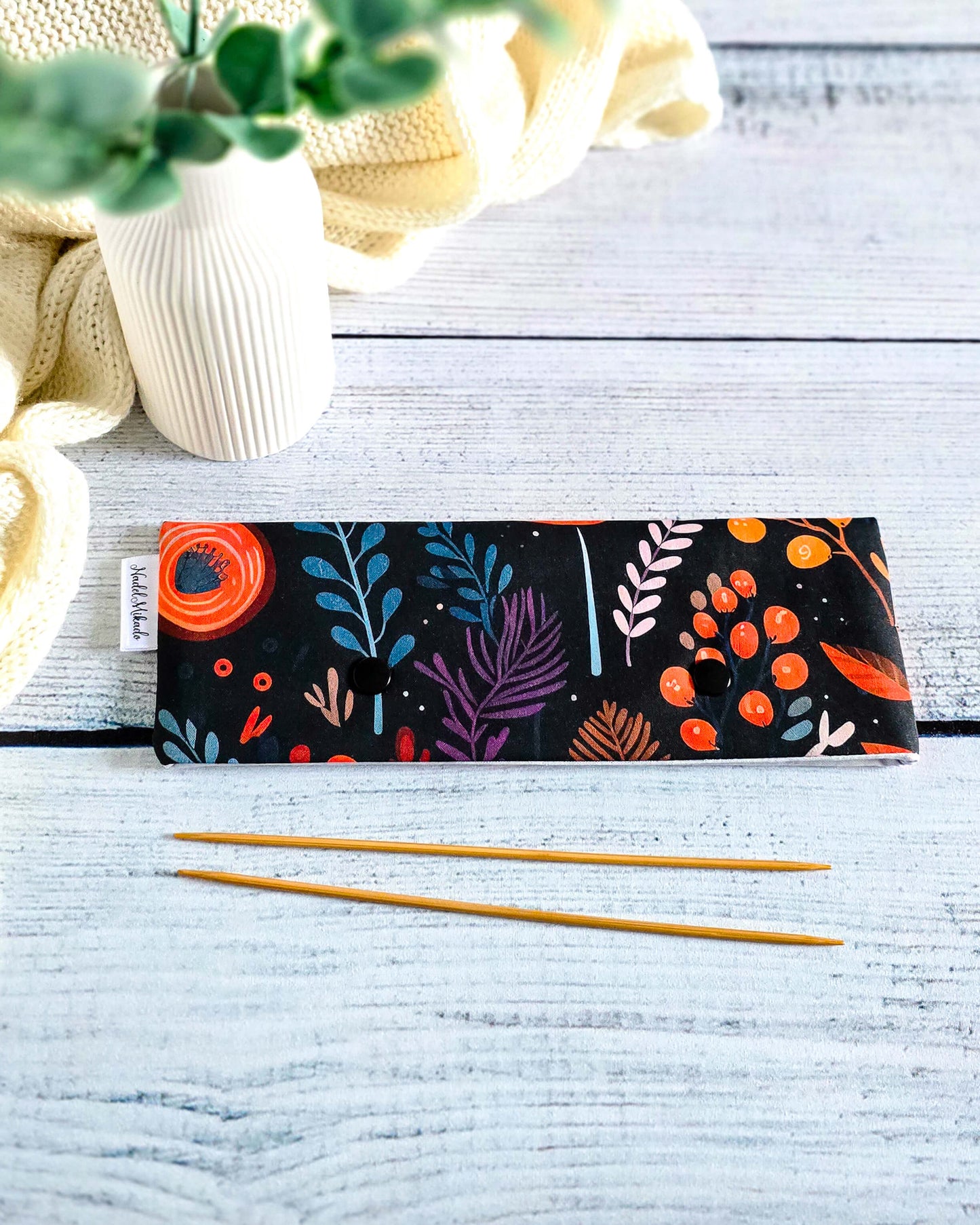 Nadelgarage 20 cm Autumn Glow – herbstliches Design mit Blättern, handmade in Bayern von Nadelmikado