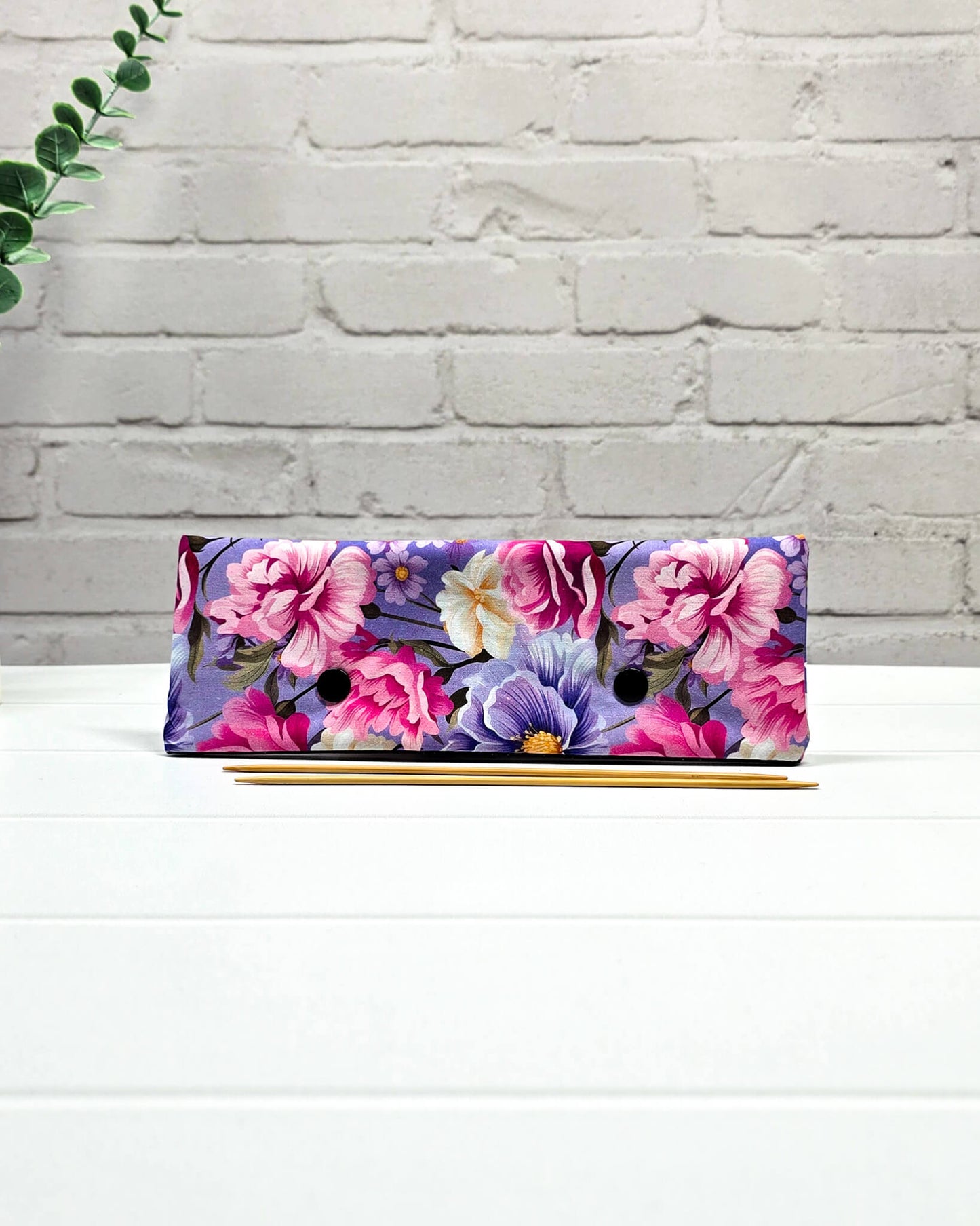 Nadelgarage 20 cm mit floralem Blütenmotiv für Nadelspiele, handgenäht in Bayern von Nadelmikado