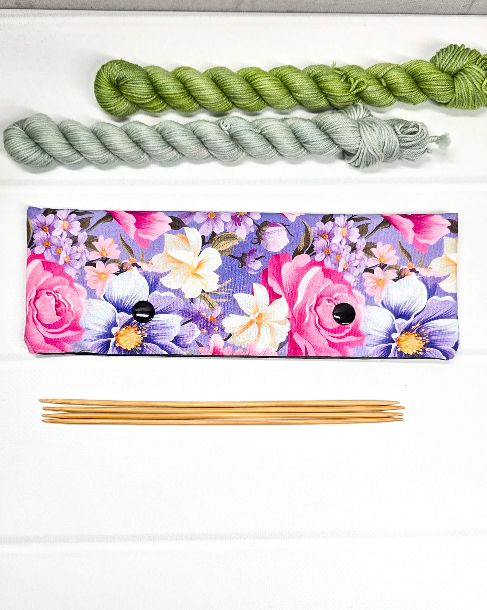 Nadelgarage 20 cm mit floralem Blütenmotiv für Nadelspiele, handgenäht in Bayern von Nadelmikado