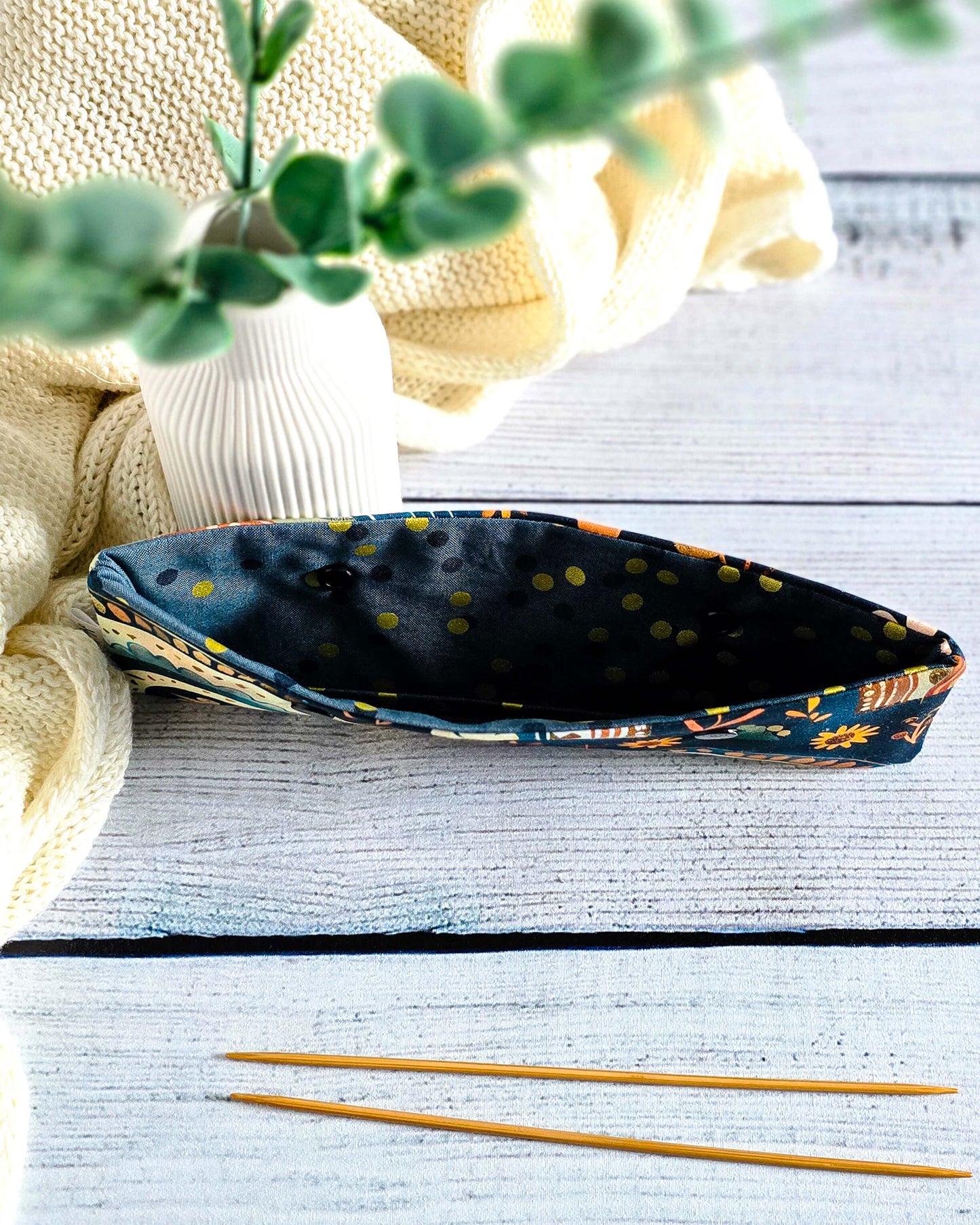 Nadelgarage 20 cm Golden Hour – grafisches Design in Petrol und Gold, handmade in Bayern von Nadelmikado