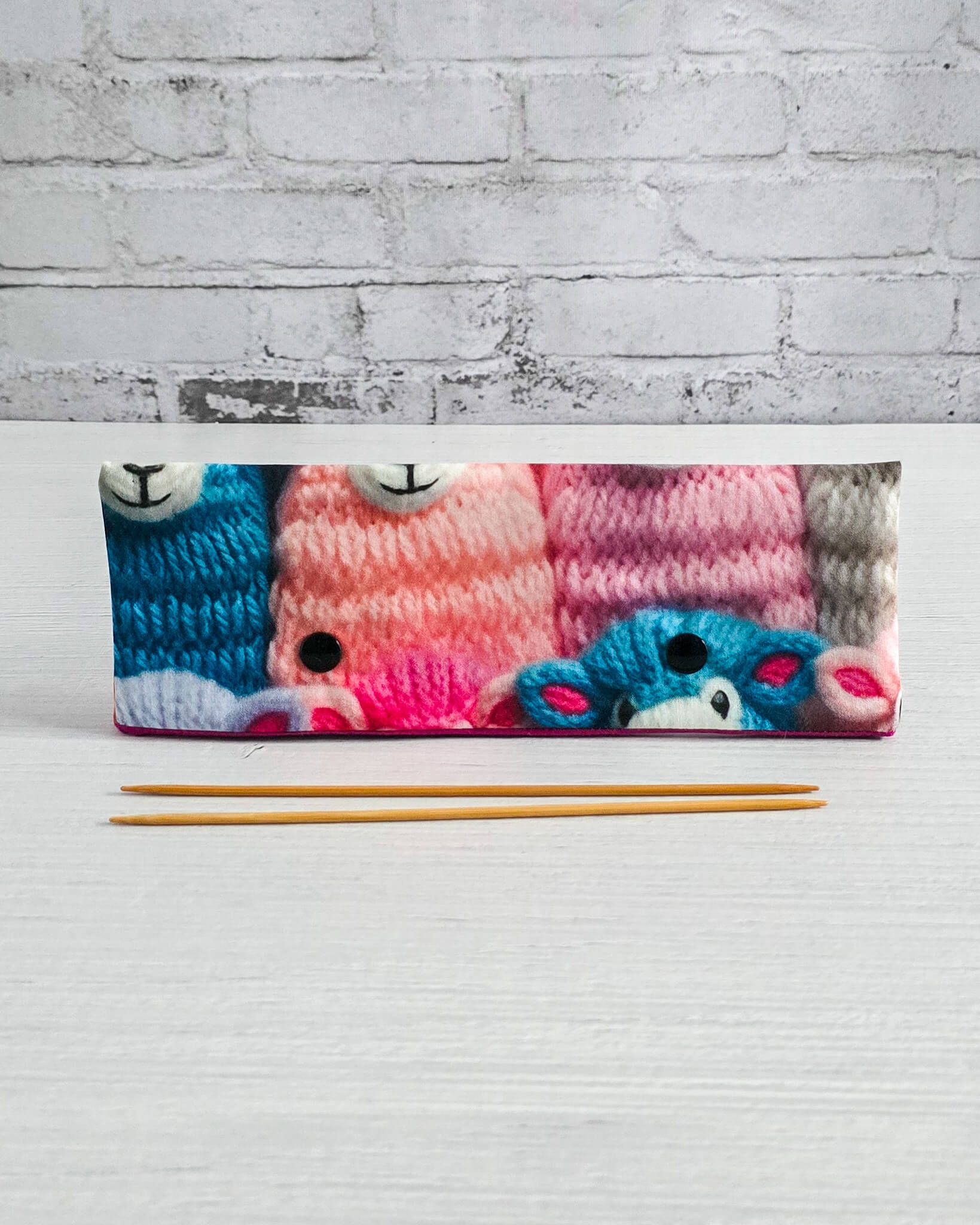 Nadelgarage 20 cm mit gestricktem Schafmotiv - handgenäht in Bayern von Nadelmikado