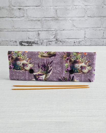 Nadelgarage 20 cm mit Tee- und Lavendelmotiv - handgenäht in Bayern von Nadelmikado