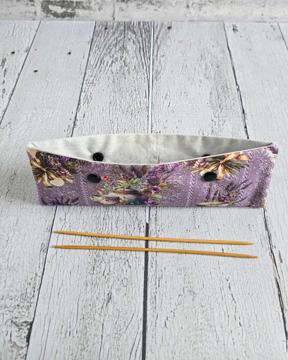 Nadelgarage 20 cm mit Tee- und Lavendelmotiv - handgenäht in Bayern von Nadelmikado