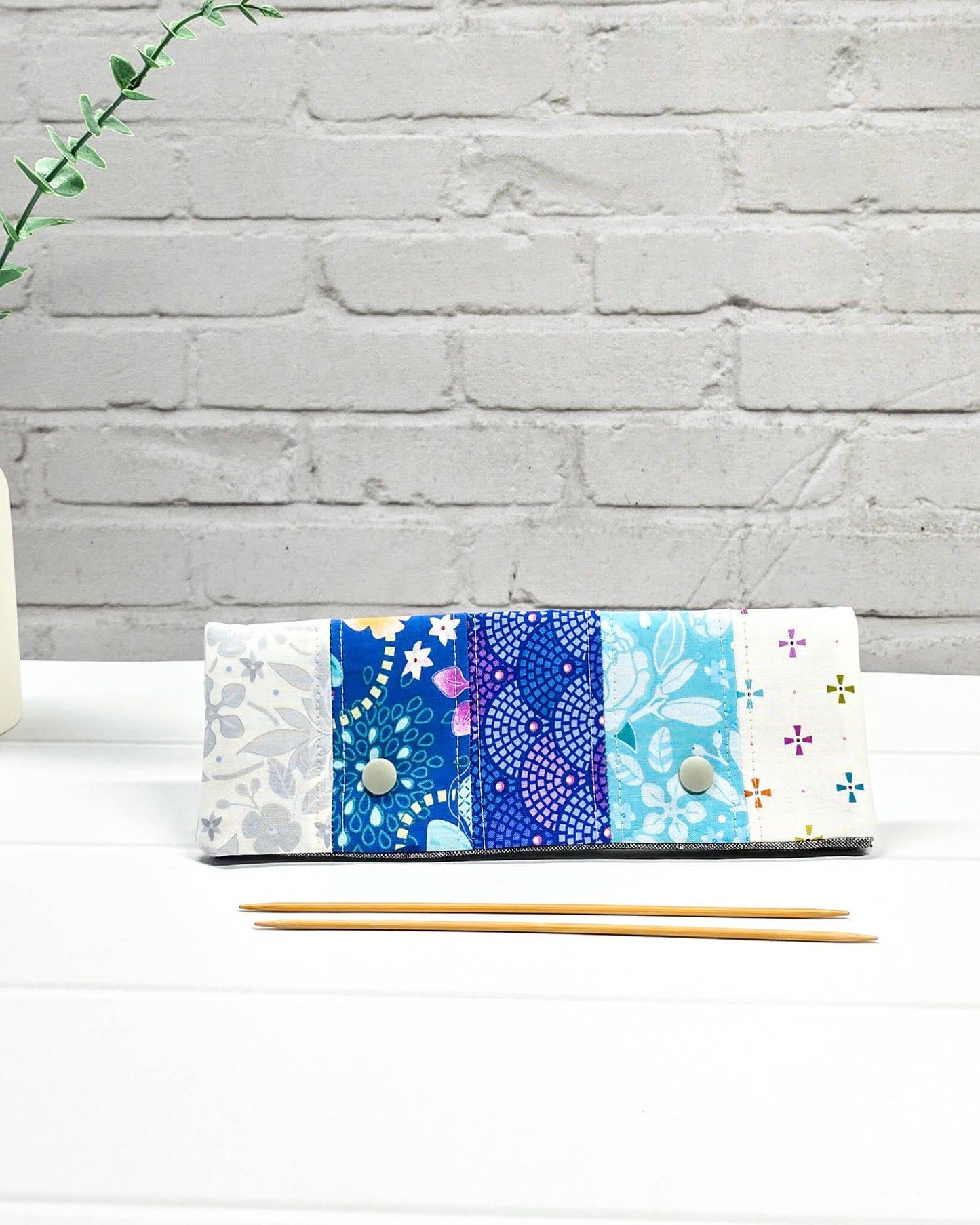 Nadelgarage 20 cm Patchwork blau türkis Nadelmikado - handgenäht in Bayern