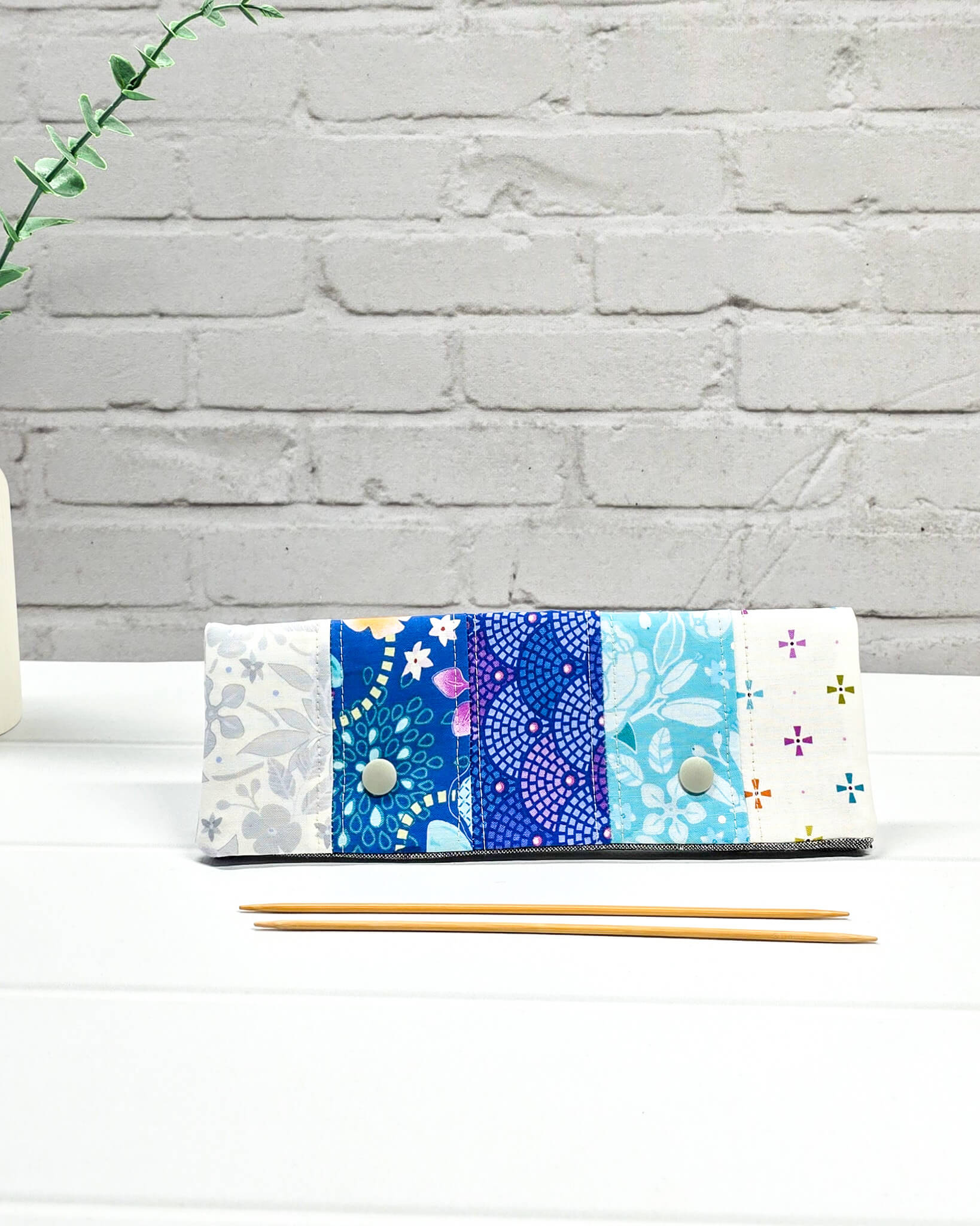 Nadelgarage 20 cm Patchwork blau türkis Nadelmikado - handgenäht in Bayern