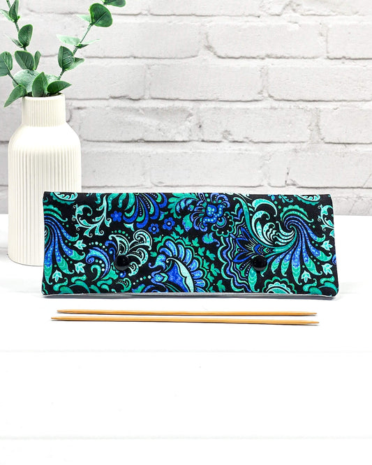 Nadelgarage 20 cm mit Paisleymuster in Petrol und Blau - handgenäht in Bayern von Nadelmikado