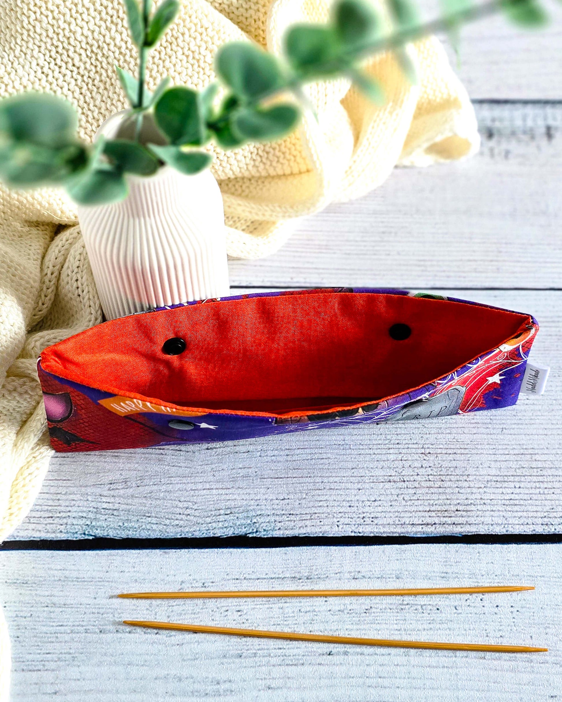 Nadelgarage 20 cm Pumpkin Party – Baumwollstoff mit Kürbis-Motiv, handgemacht in Bayern von Nadelmikado