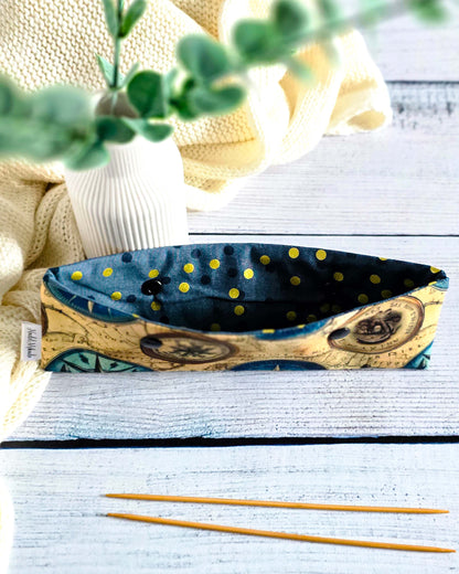 Nadelgarage 20 cm Sea Explorer – maritimes Design mit Kompassen und Seekarten, handmade in Bayern von Nadelmikado