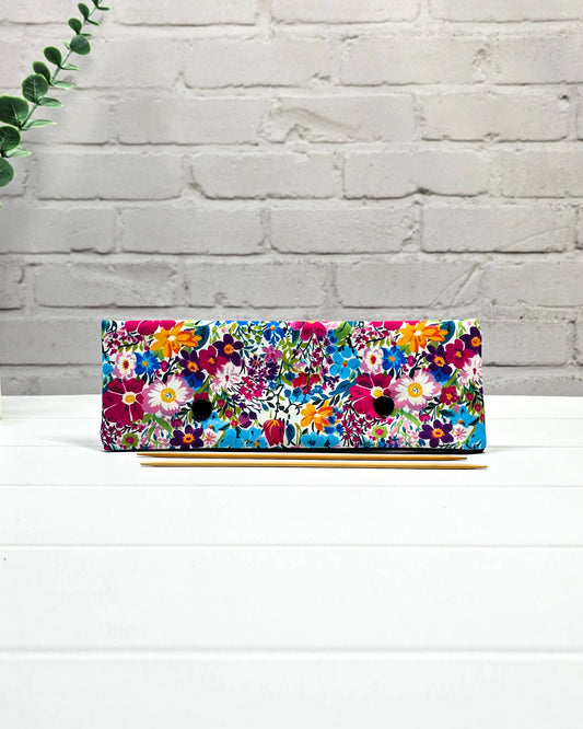 Nadelgarage 20 cm buntes Blumenmuster handgenäht in Bayern von Nadelmikado