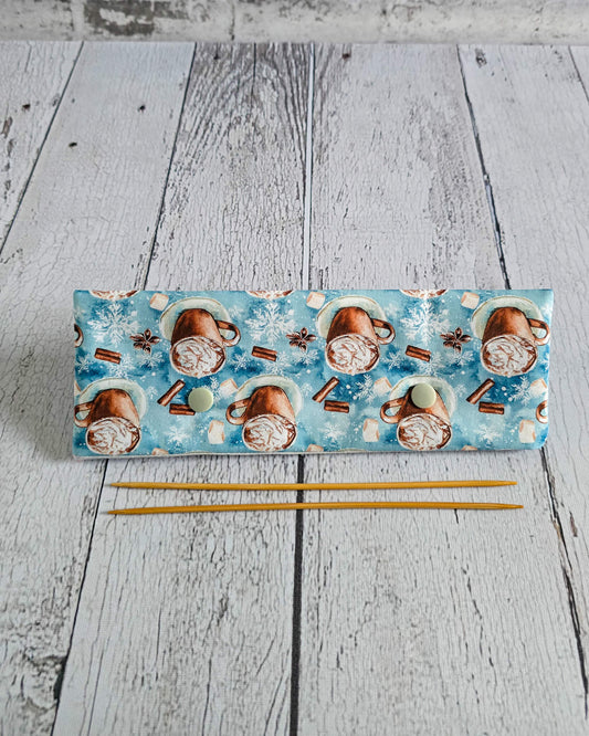 Nadelgarage 20 cm Winter Cocoa Kakao Motiv - handgenäht in Bayern von Nadelmikado