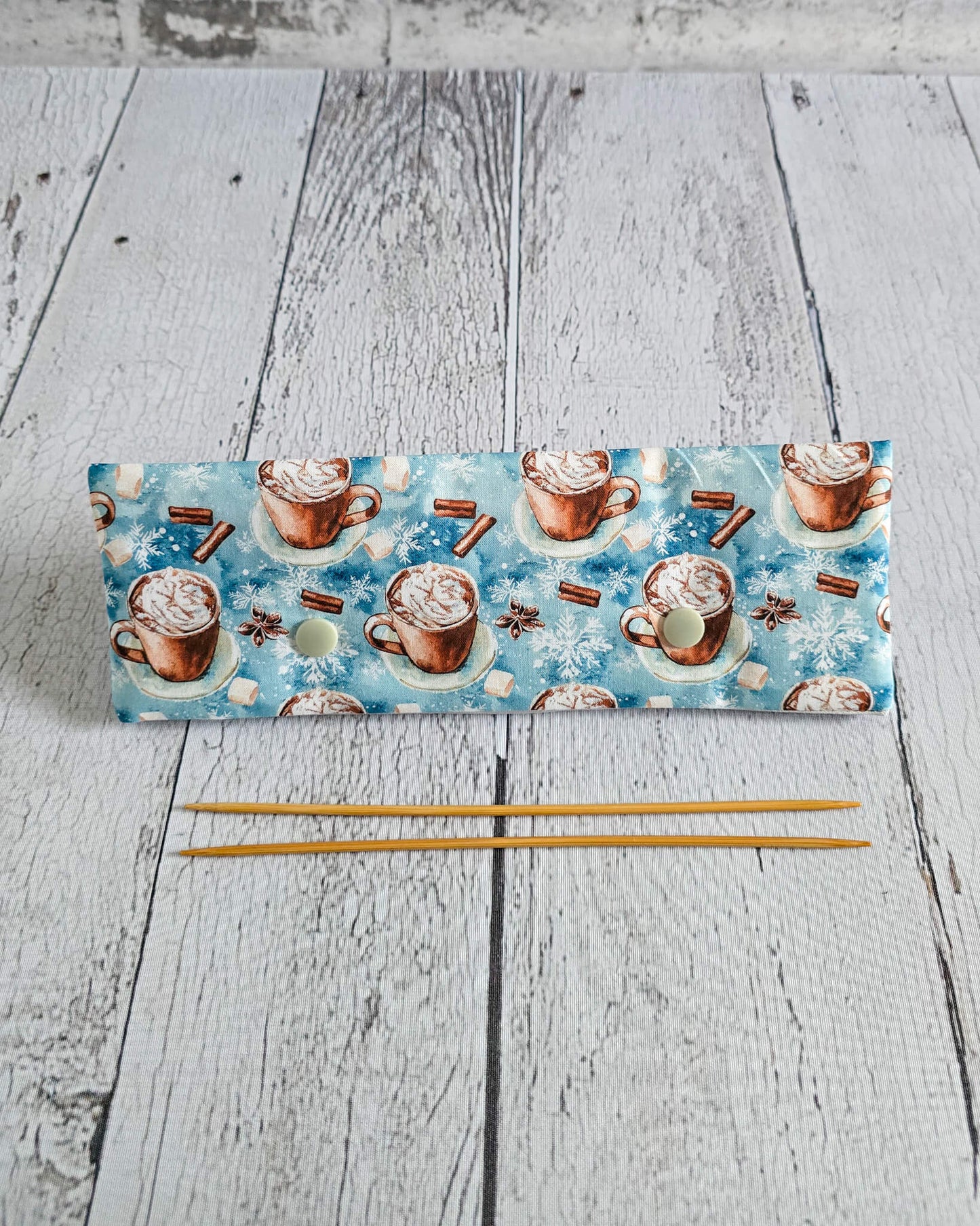 Nadelgarage 20 cm Winter Cocoa Kakao Motiv - handgenäht in Bayern von Nadelmikado