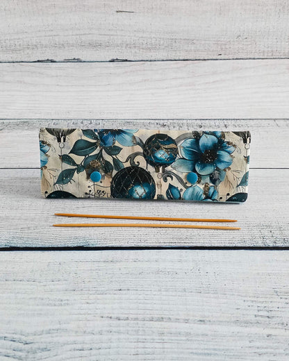 Nadelgarage 20 cm Winterpoesie blau gold handgenäht in Bayern von Nadelmikado