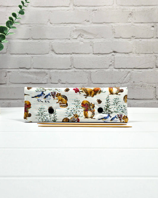 Nadelgarage 20 cm mit Eichhörnchen Waldmotiv handgenäht in Bayern von Nadelmikado