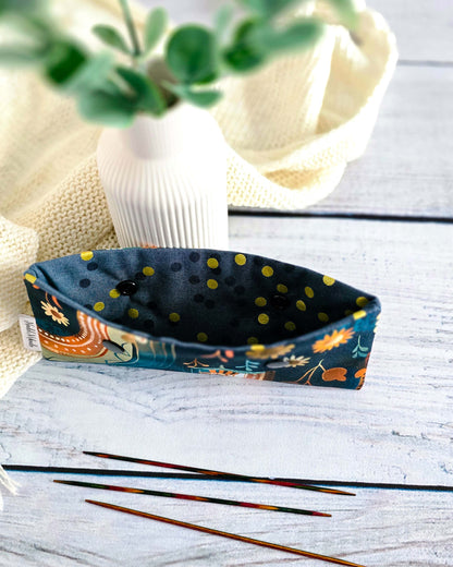 Nadelgarage Autumn Arc, Stricknadel-Aufbewahrung im Retro-Herbstdesign, Bayern, handmade, Nadelmikado