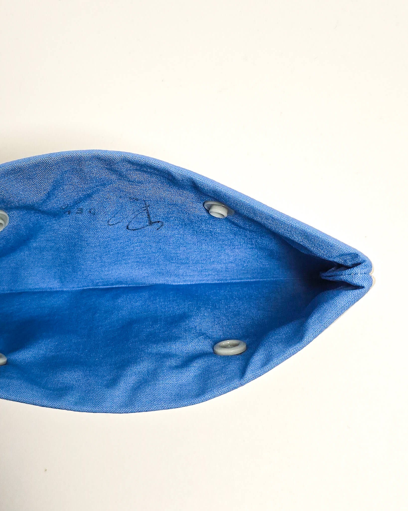 Personalisierte Nadelgarage - Monogramm - Eisblau - handgenäht in Bayern von Nadelmikado