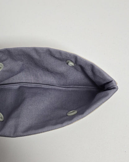 Personalisierte Nadelgarage Grau mit Monogramm – Nadelmikado – handgenäht in Bayern