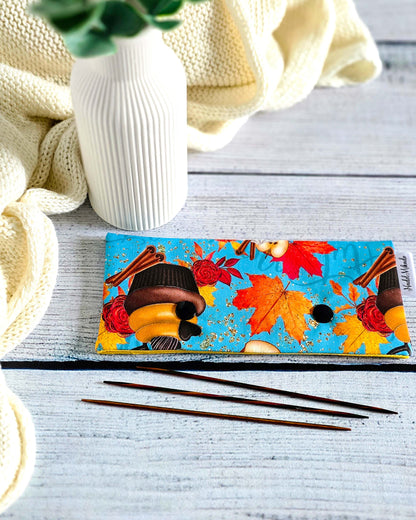 Nadelgarage Pumpkin Spice Season – herbstliches Design mit Kürbis, handgenäht in Bayern von Nadelmikado