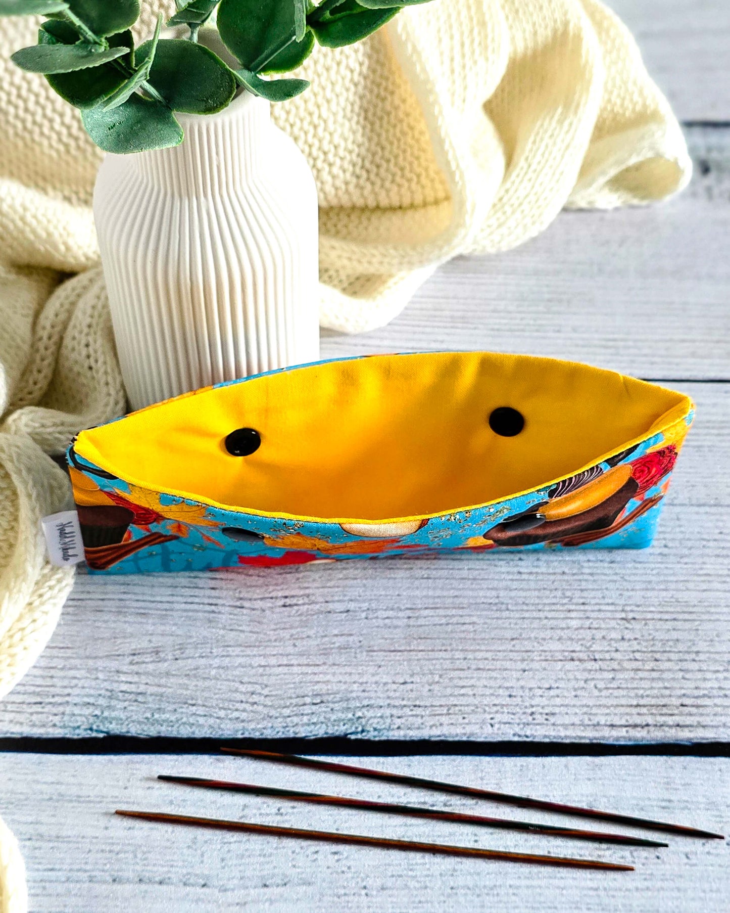 Nadelgarage Pumpkin Spice Season – herbstliches Design mit Kürbis, handgenäht in Bayern von Nadelmikado