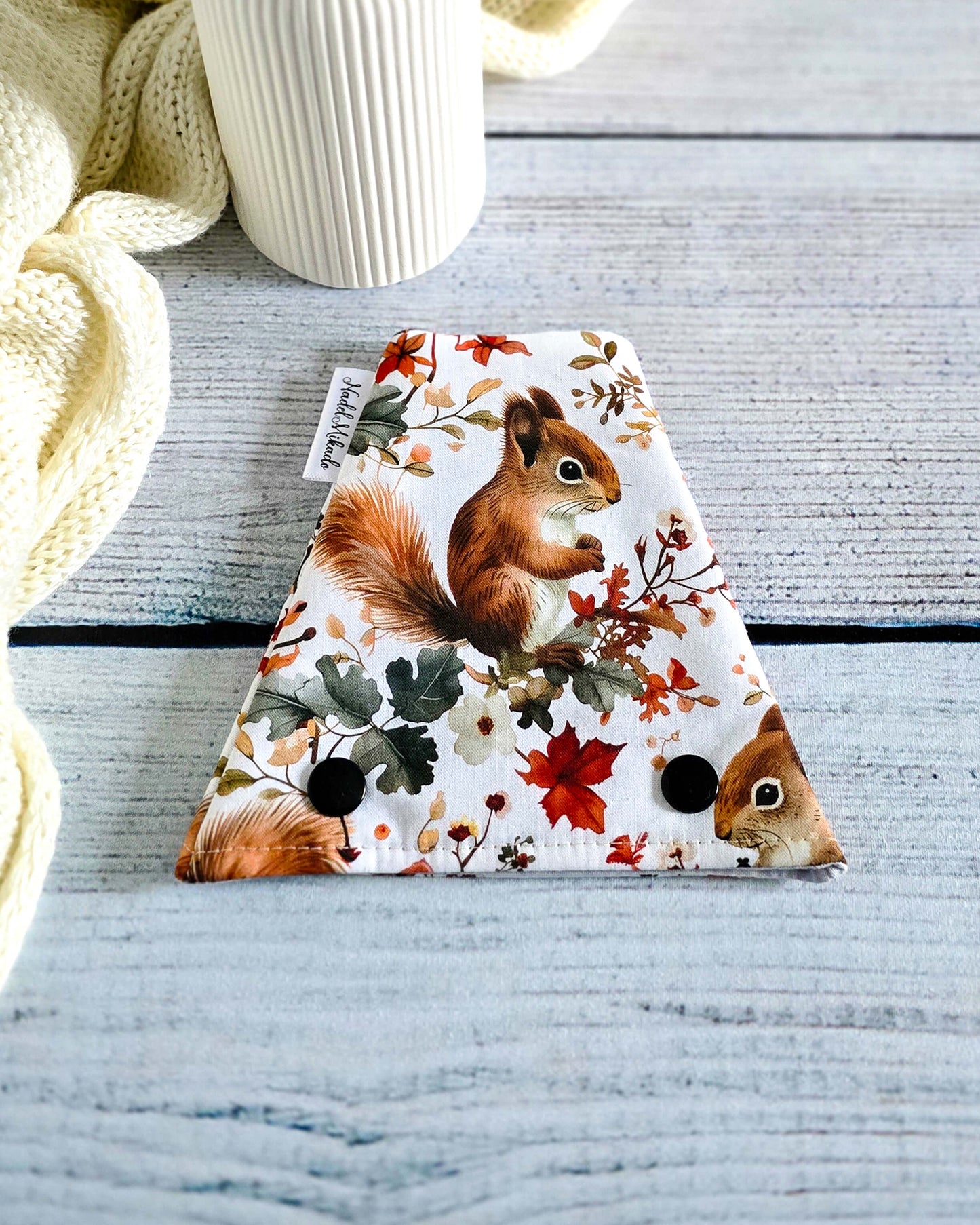 Nadelgarage Trio Autumn Squirrels – Eichhörnchenmotiv, handmade in Bayern von Nadelmikado