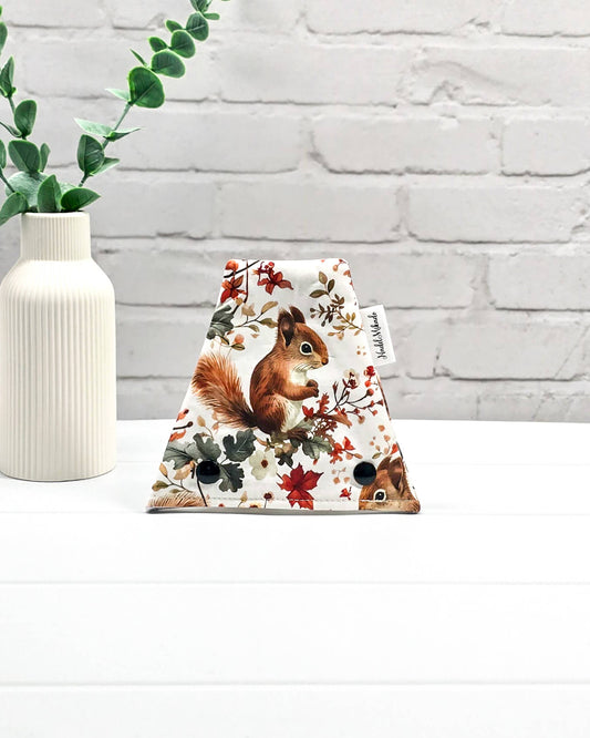 Nadelgarage Trio Autumn Squirrels – Eichhörnchenmotiv, handmade in Bayern von Nadelmikado