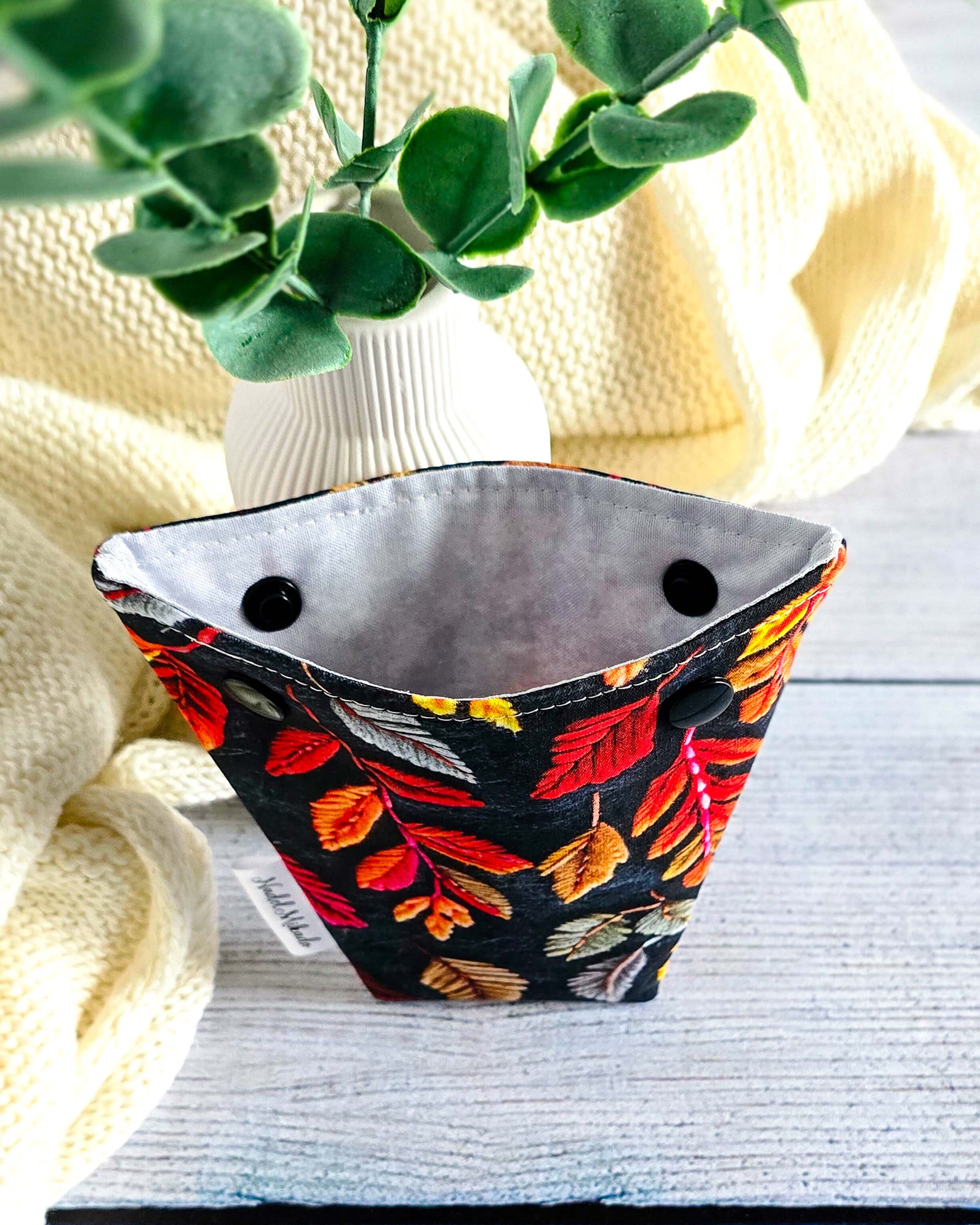 Nadelgarage Trio Falling Leaves – Blätterdesign in Rot, Gold und Kupfer - Handmade in bayern von Nadelmikado