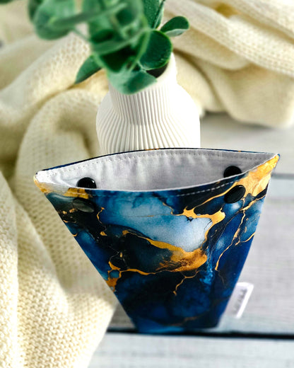 Nadelgarage Trio Golden Lines – Blau-Gold-Design, handgenäht in Bayern von Nadelmikado