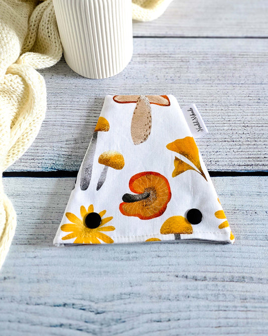 Nadelgarage Trio Golden Mushrooms – Pilzmotiv in Gelb und Orange, handmade in Bayern von Nadelmikado