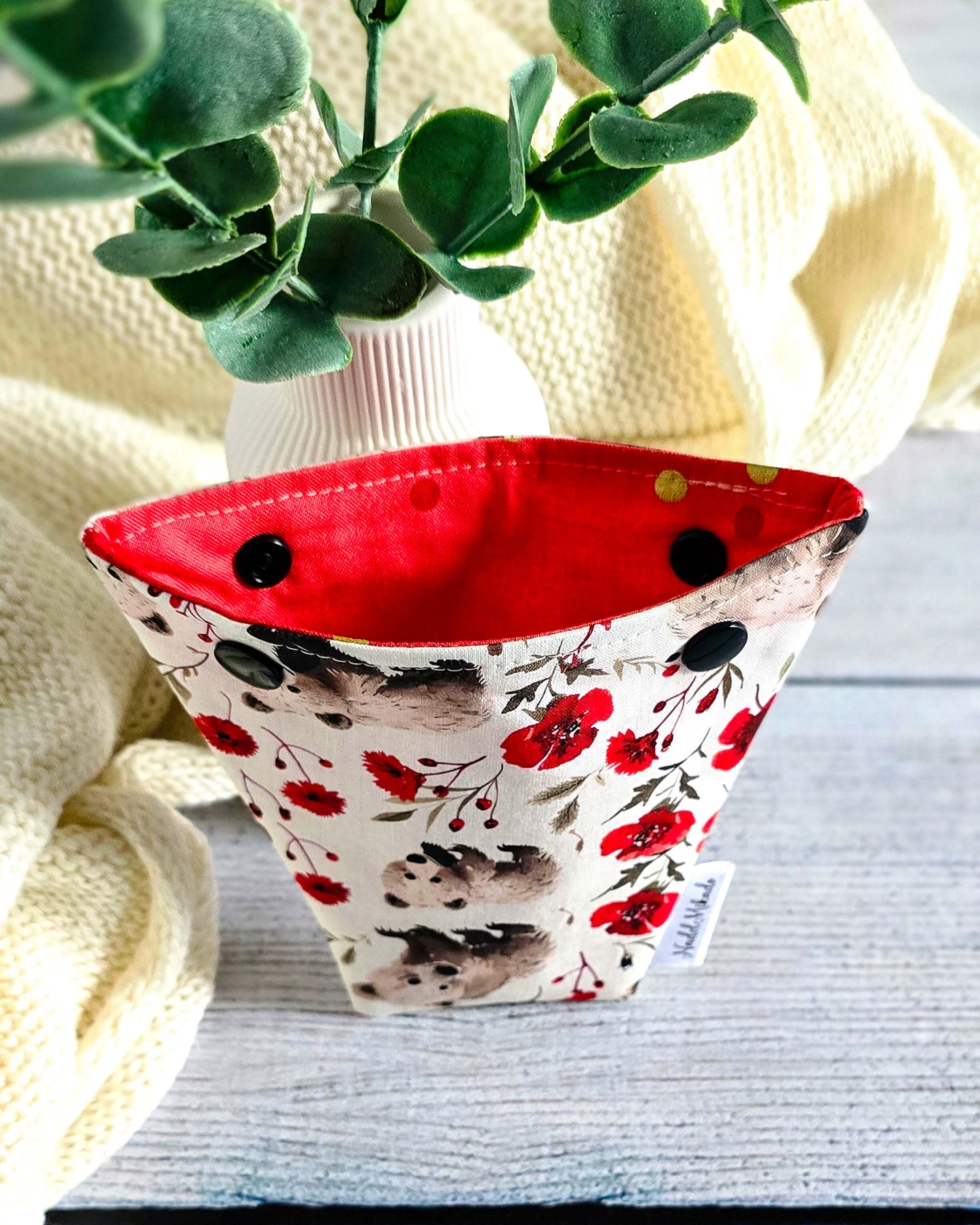 Nadelgarage Trio Little Bears – Bärenmotiv mit Mohnblüten, handmade in Bayern von Nadelmikado