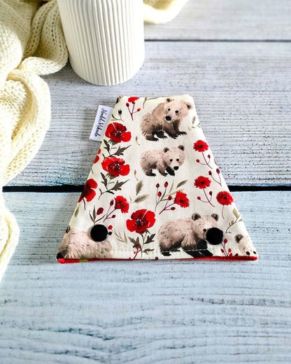 Nadelgarage Trio Little Bears – Bärenmotiv mit Mohnblüten, handmade in Bayern von Nadelmikado