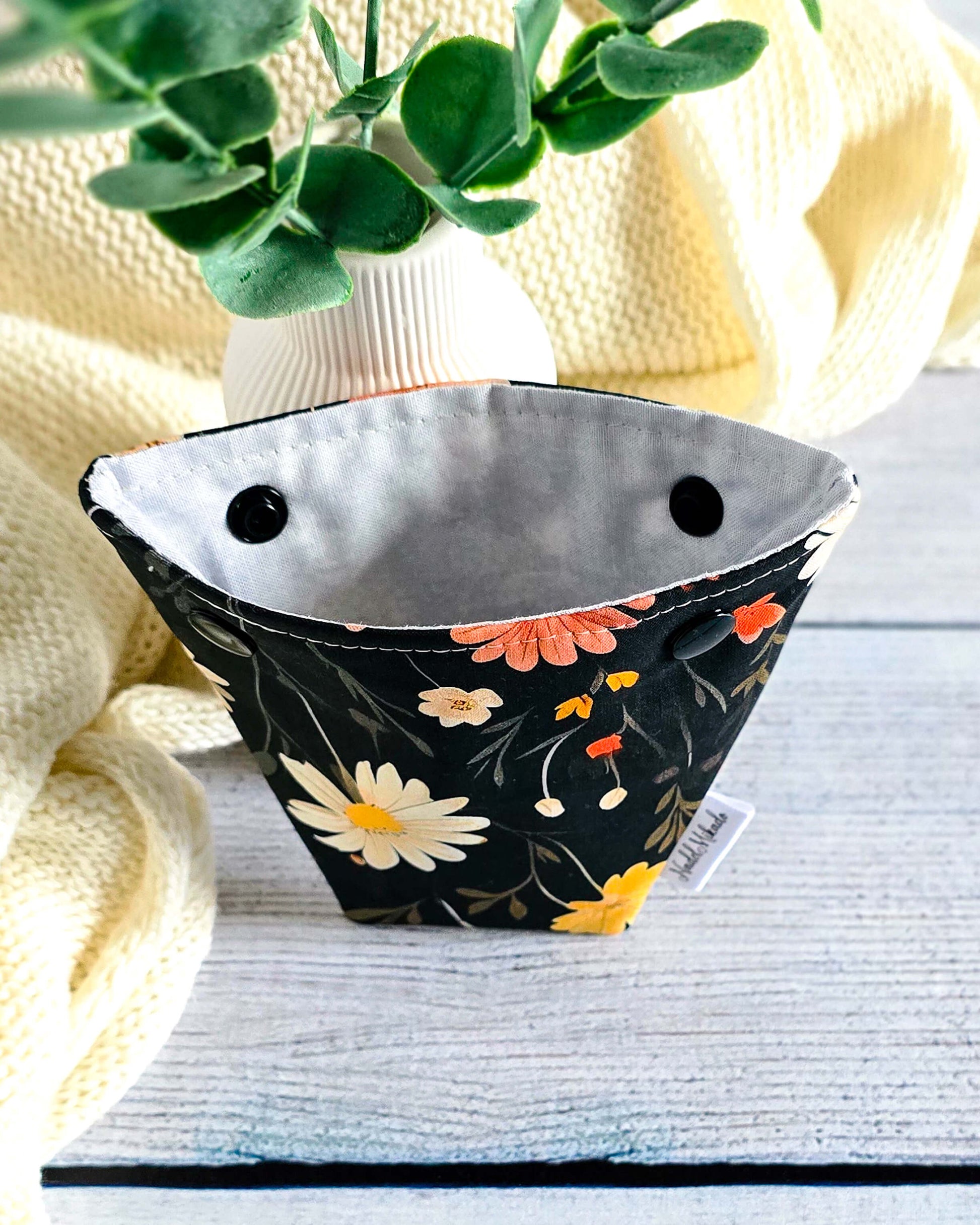 Nadelgarage Trio Meadow Whisper – Blumenmuster, handgenäht in Bayern von Nadelmikado