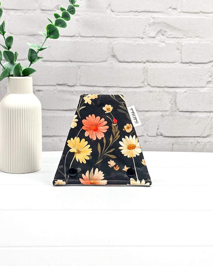 Nadelgarage Trio Meadow Whisper – Blumenmuster, handgenäht in Bayern von Nadelmikado