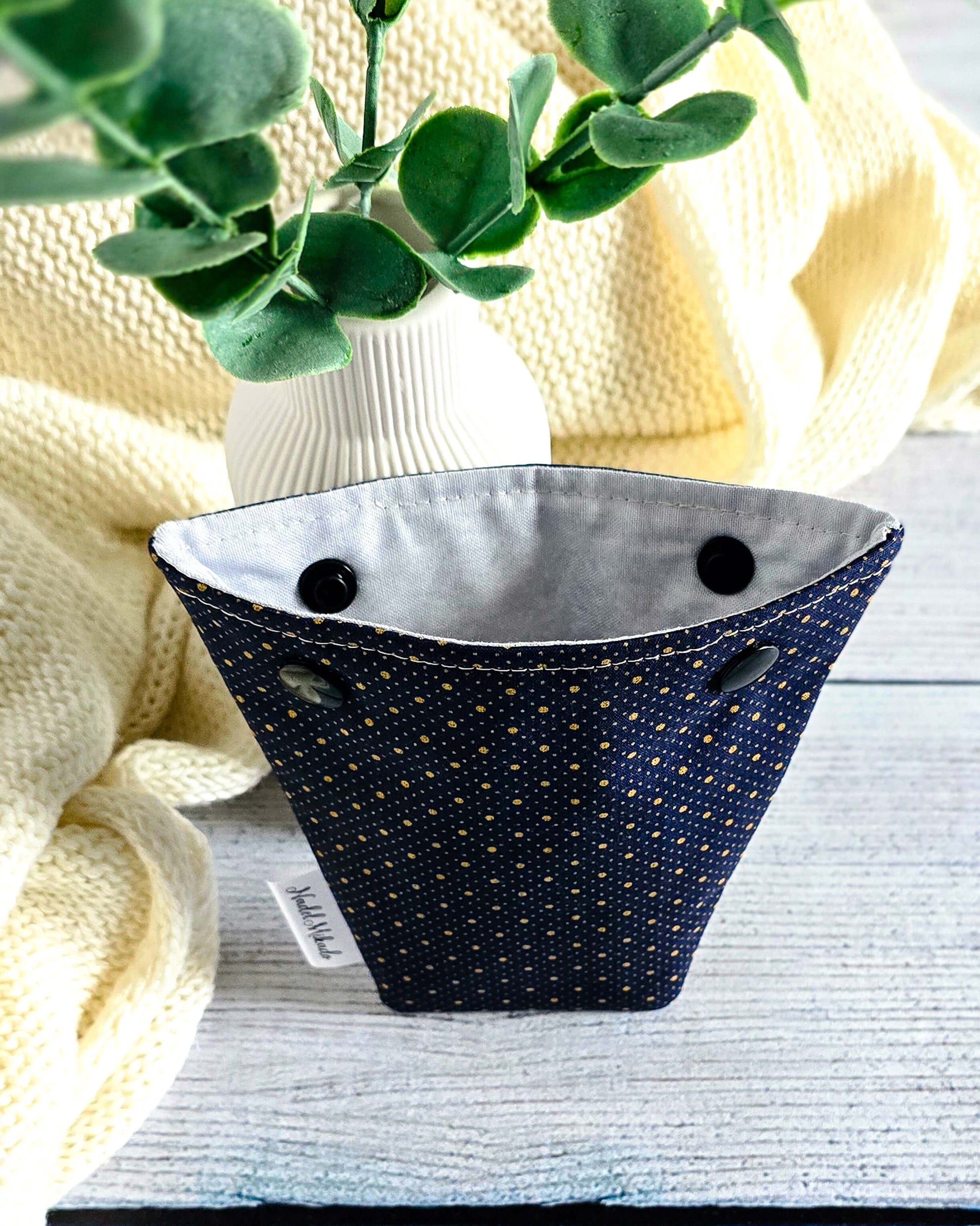 Nadelgarage Trio Midnight Dots – dunkelblau mit goldenen Punkten, handmade in Bayern von Nadelmikado