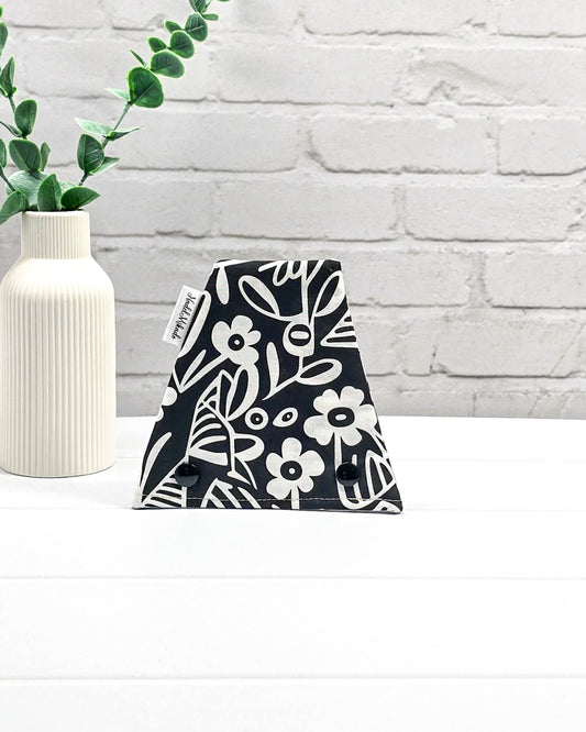 Nadelgarage Trio Nordic Bloom – schwarz-weißes Design, handgenäht in Bayern von Nadelmikado