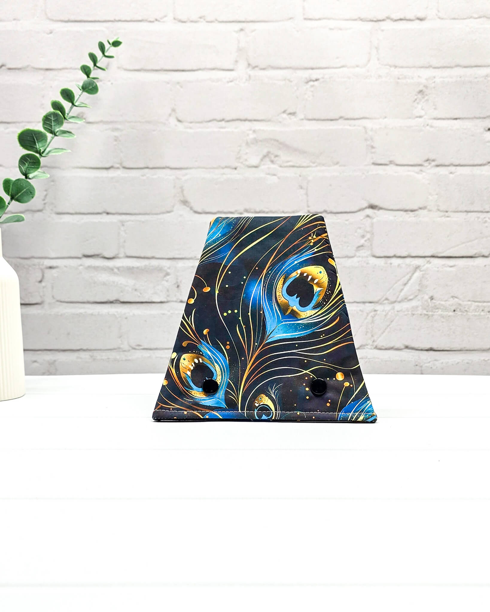 Nadelgarage Trio mit Pfauenfeder-Motiv - handgenäht in Bayern von Nadelmikado