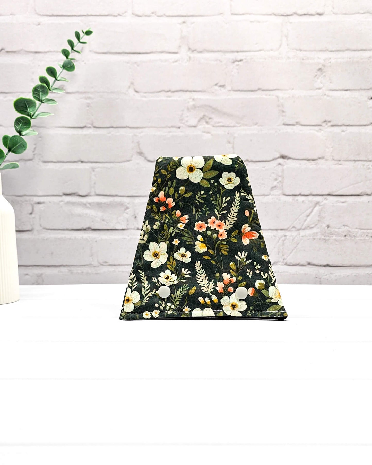 Nadelgarage Trio mit floralem Muster von Nadelmikado - handgenäht in Bayern