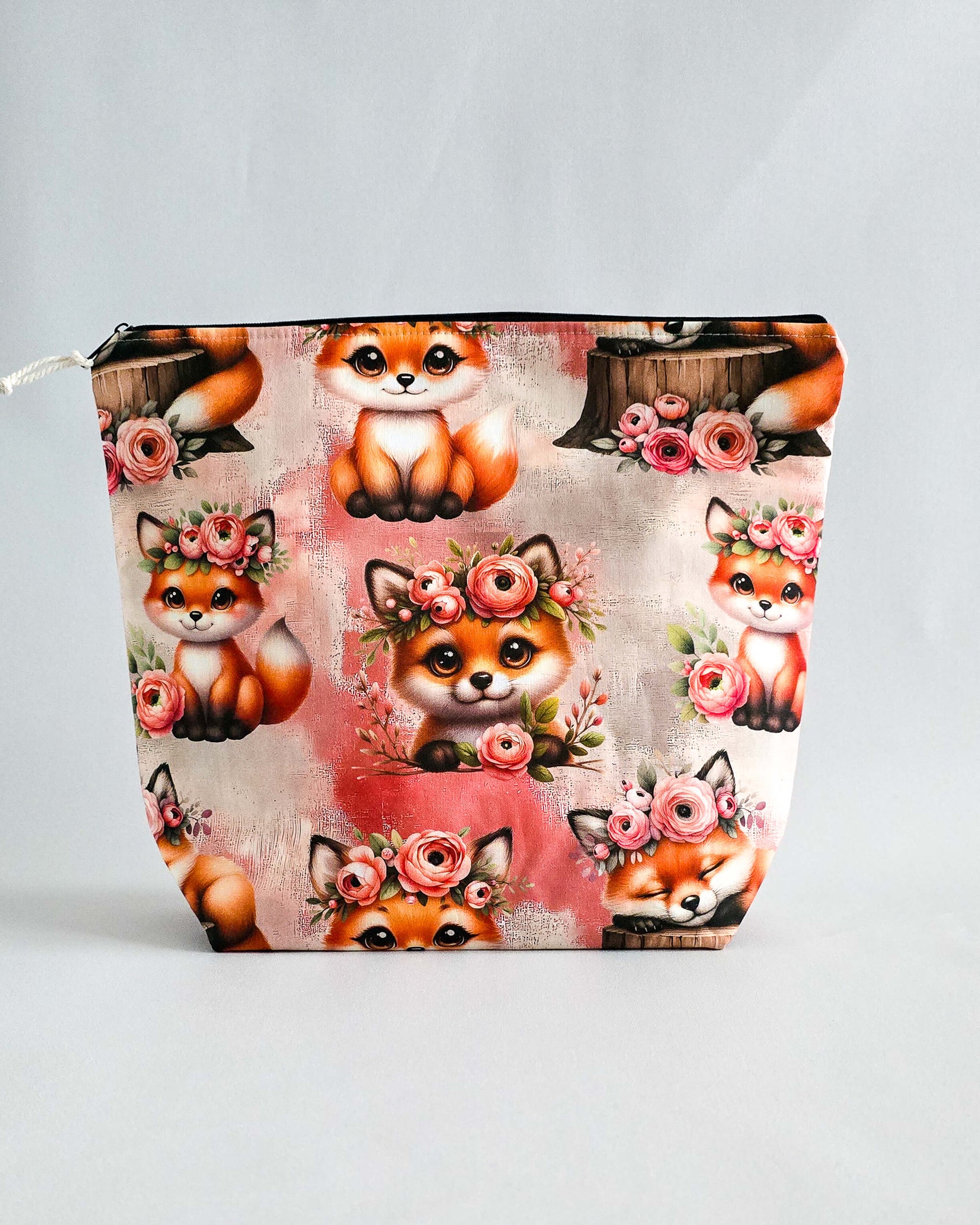 Njord Bag Foxy Bloom – Projekttasche mit Fuchs & Blumenmotiv, handgenäht in Bayern von Nadelmikado