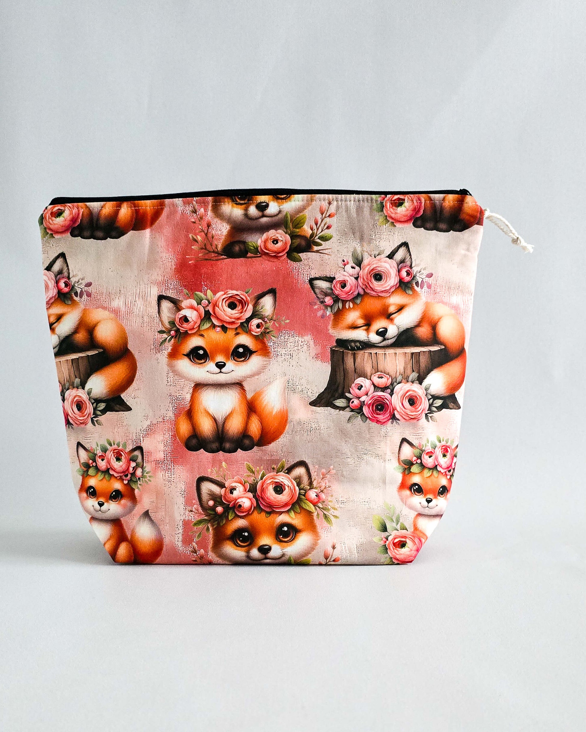 Njord Bag Foxy Bloom – Projekttasche mit Fuchs & Blumenmotiv, handgenäht in Bayern von Nadelmikado
